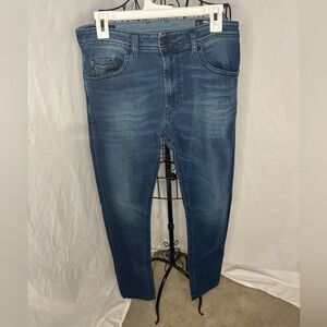 Diesel Thommer 0686A Slim-Skinny Jeans